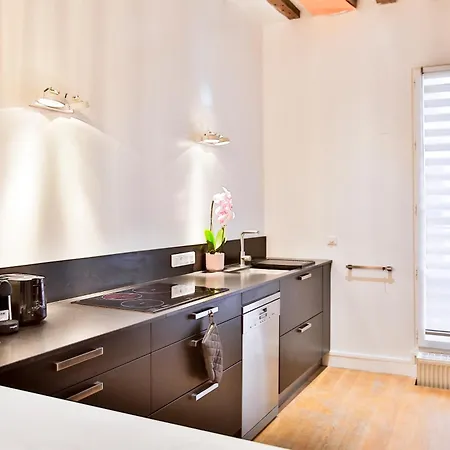 Marais 4 Bedrooms New Apartment Paris