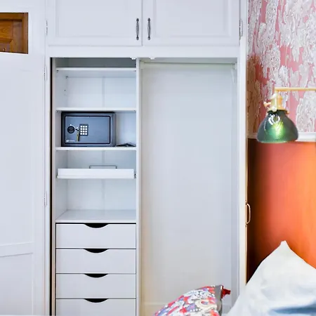Marais 4 Bedrooms New Апартаменты Париж
