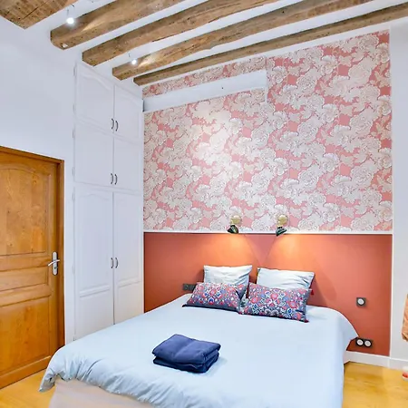 Marais 4 Bedrooms New Apartment Paris