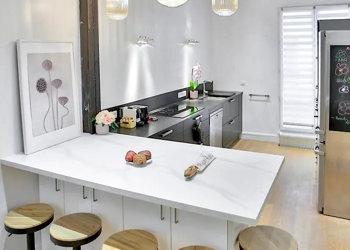 Marais 4 Bedrooms New * Paris