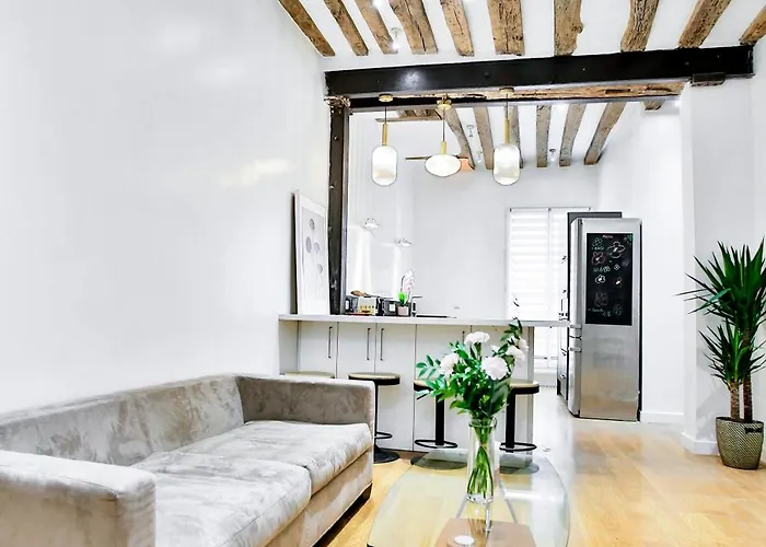 Marais 4 Bedrooms New Daire