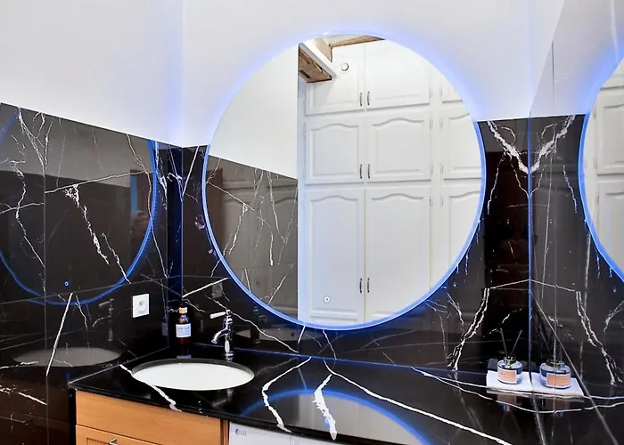 Marais 4 Bedrooms New * Paris